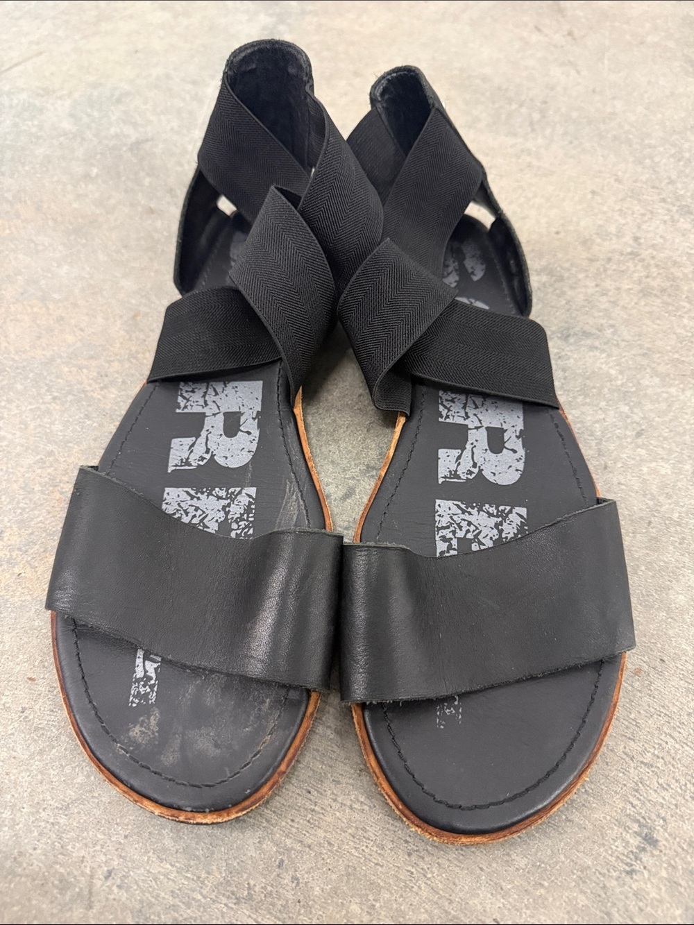 Sorel Black Crisscross Elastic Leather Women's Sandals